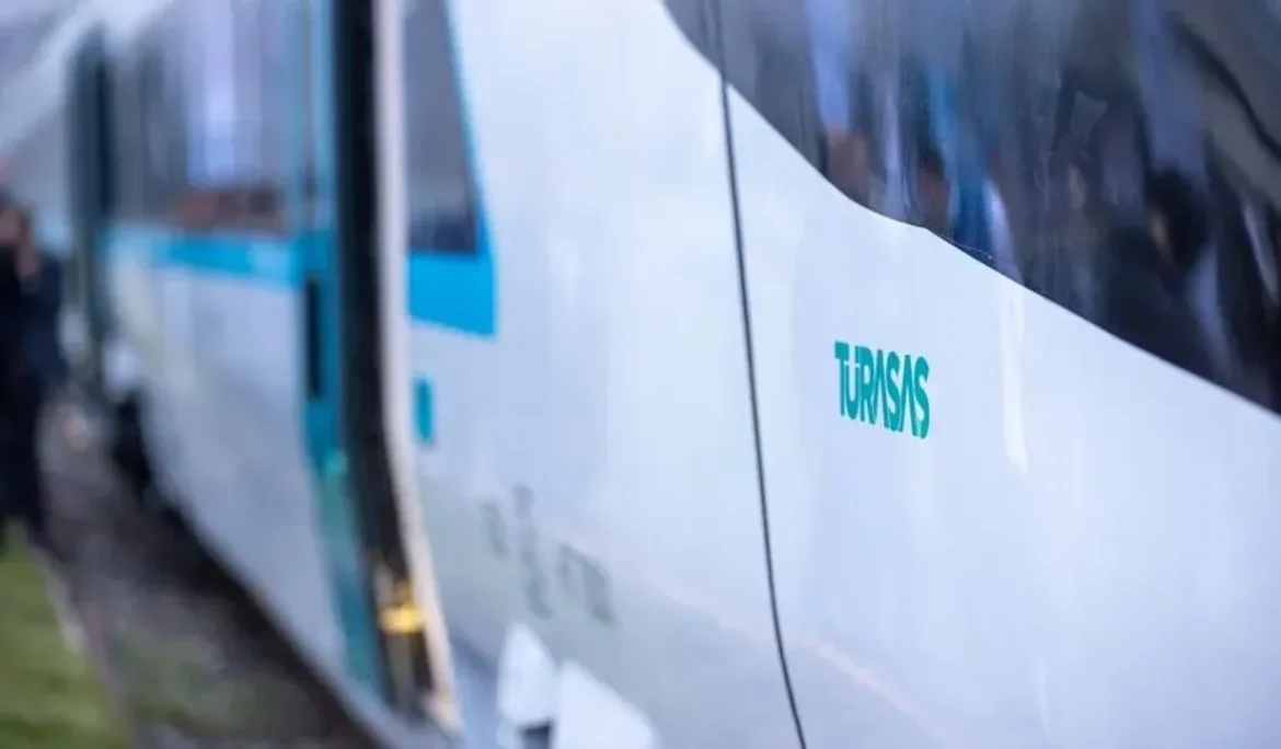 Bakan Uraloğlu, Milli Hızlı Tren’in ikinci setinde üretim çalışmalarının sürdüğünü bildirdi