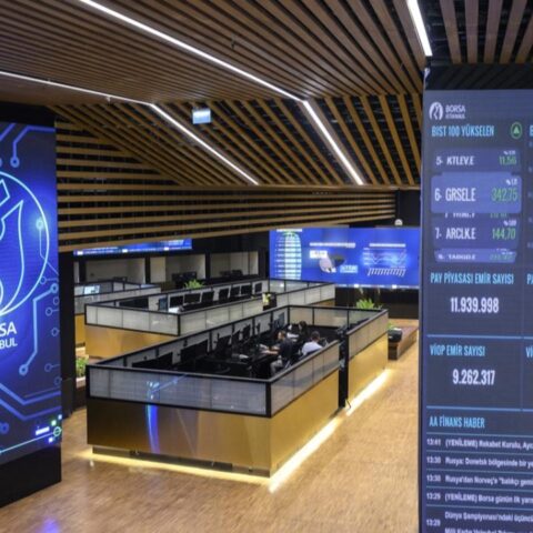 Borsa günün ilk yarısında negatif seyretti