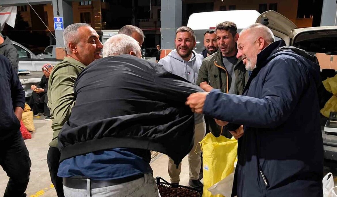 Düzce kestane pazarında kıyasıya pazarlık