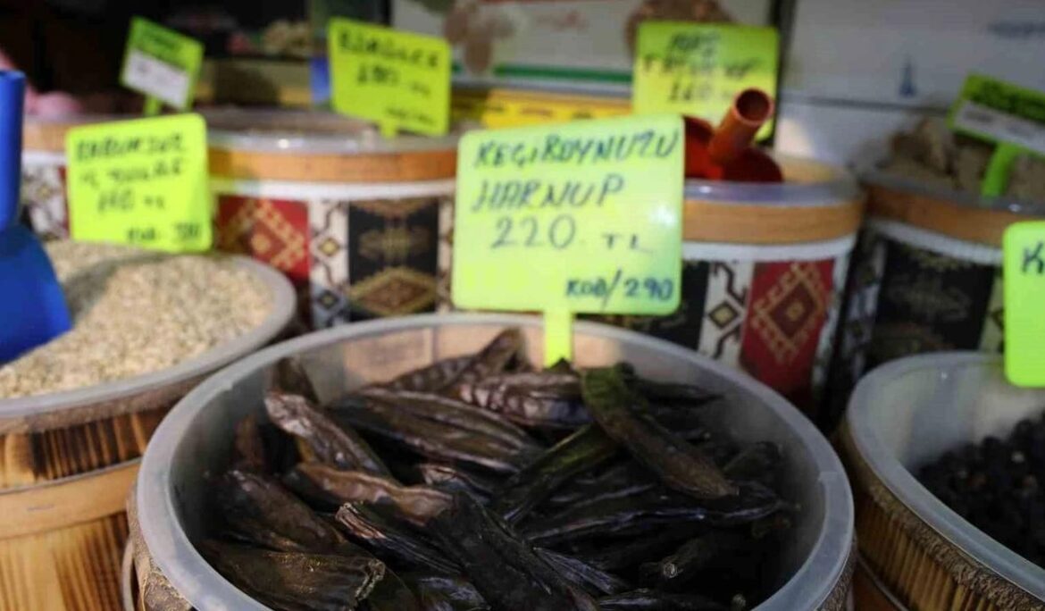 Kırşehir’de havaların soğumasıyla aktar ürünlerine ilgi arttı